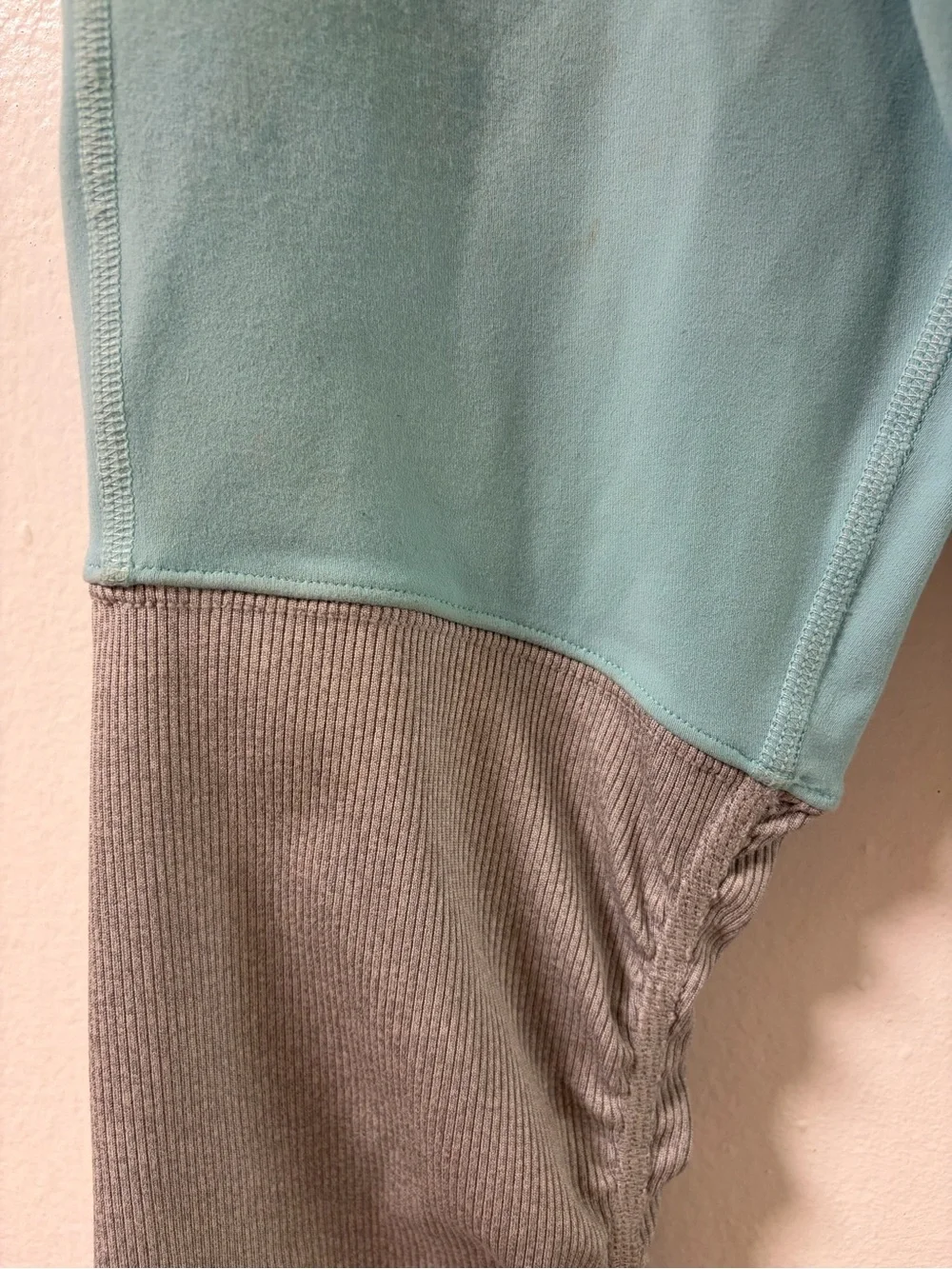 ALO Yoga Leggings in Aqua and Gray